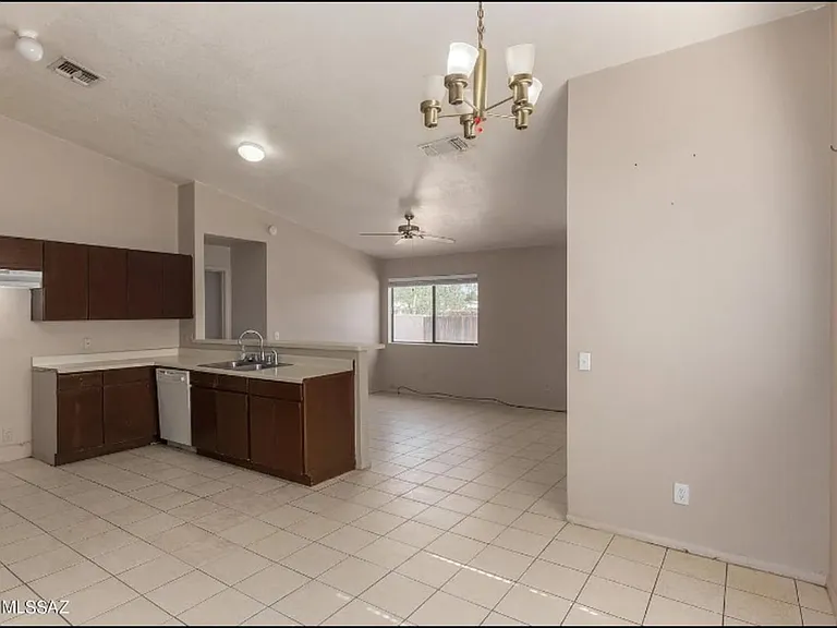 1940 W Chardonnay Dr — Photo 15
