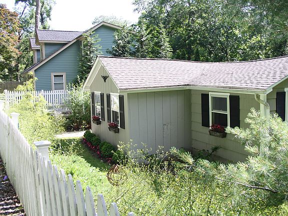 4th image of 96 Lake Kitchawan Dr