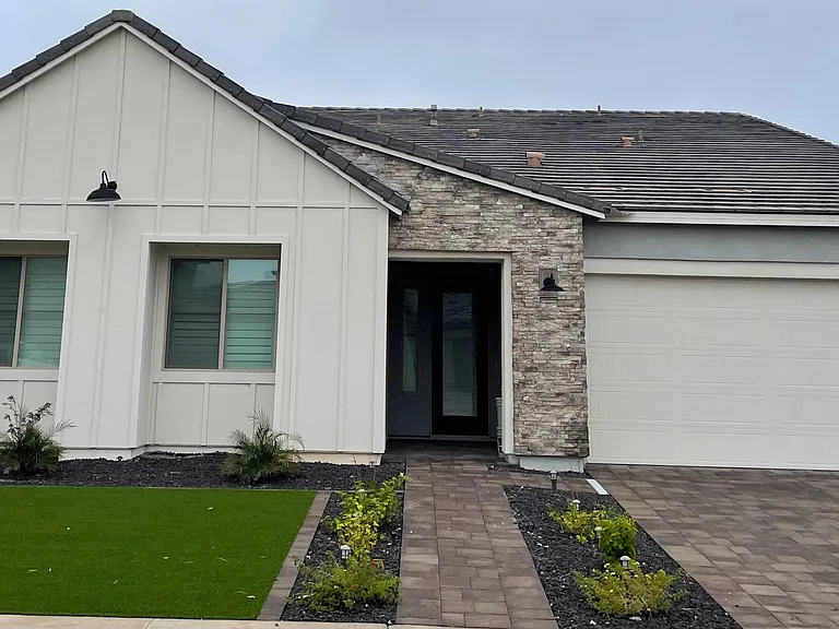 1549 E San Carlos Way — Photo 1