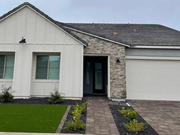 1549 E San Carlos Way, Gilbert, AZ 85298