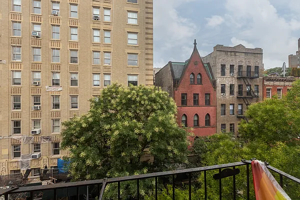 Rented by Keller Williams NYC | media 16