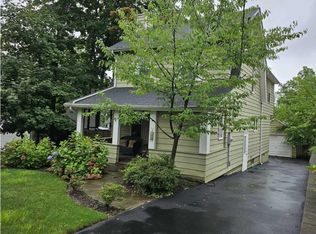 12 Smith Ter, Cresskill, NJ 07626