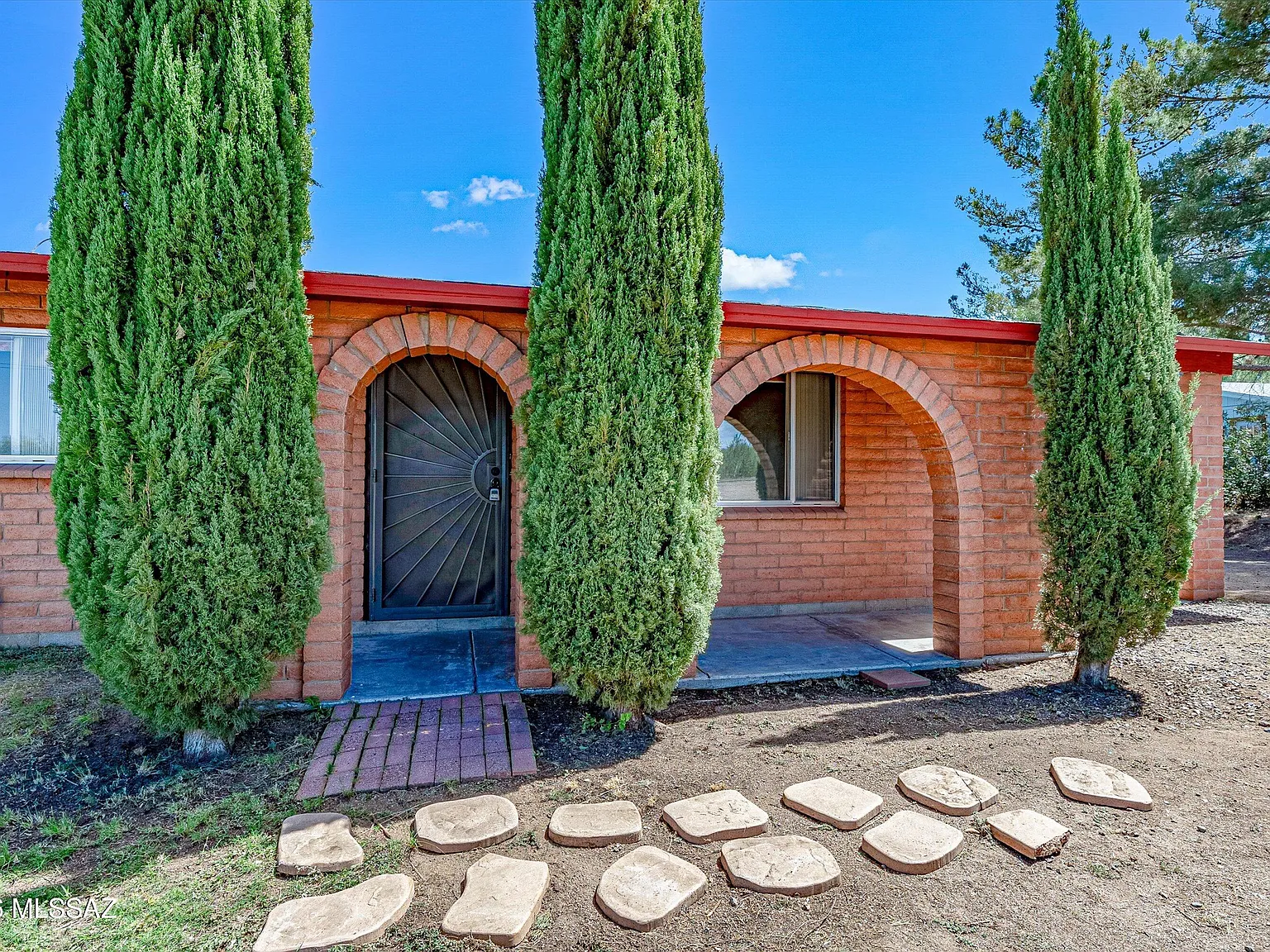 3 bed, 2.0 bath, 1107 sqft, $1,825 — Photo 3