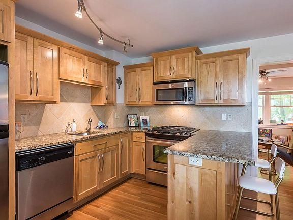 3rd image of 412 E 41st St APT 2E
