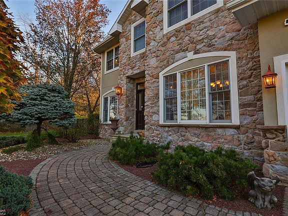 2nd image of 500 Cypress Ln
