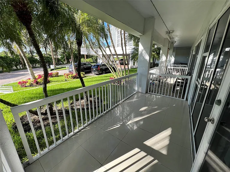 10275 Collins Ave #112 — Photo 17
