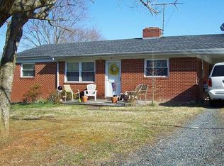 197 Hilda Dr, Mount Airy, NC 27030