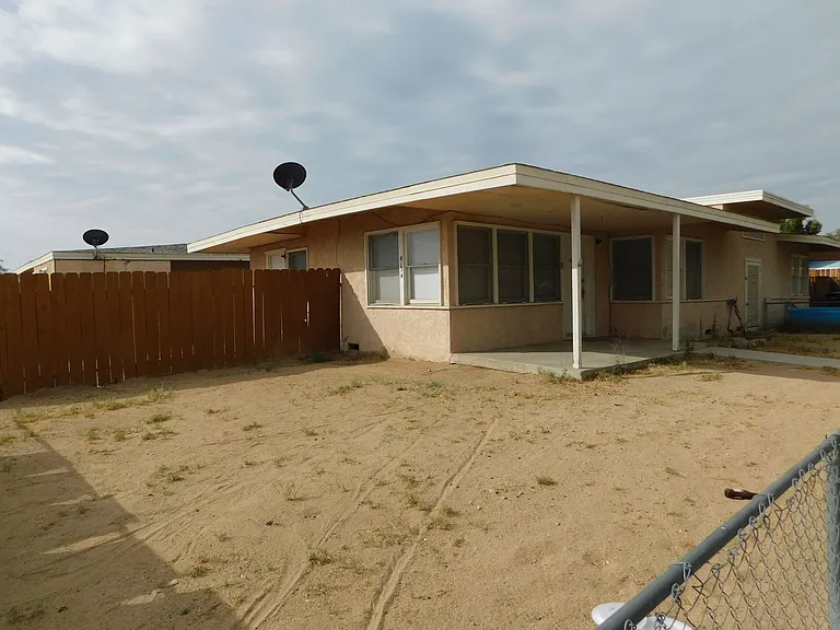 413 S Richmond Rd — Photo 1