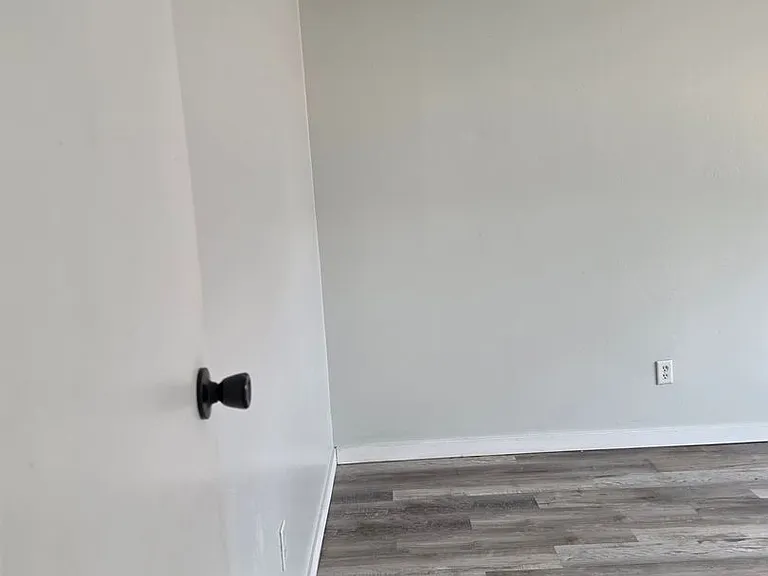 800 N Omaha Ave — Photo 11