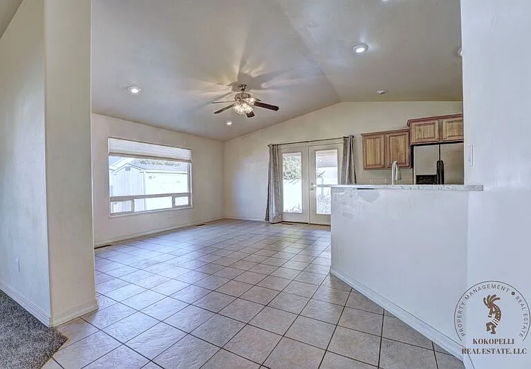 661 McCaldon Way — Photo 3