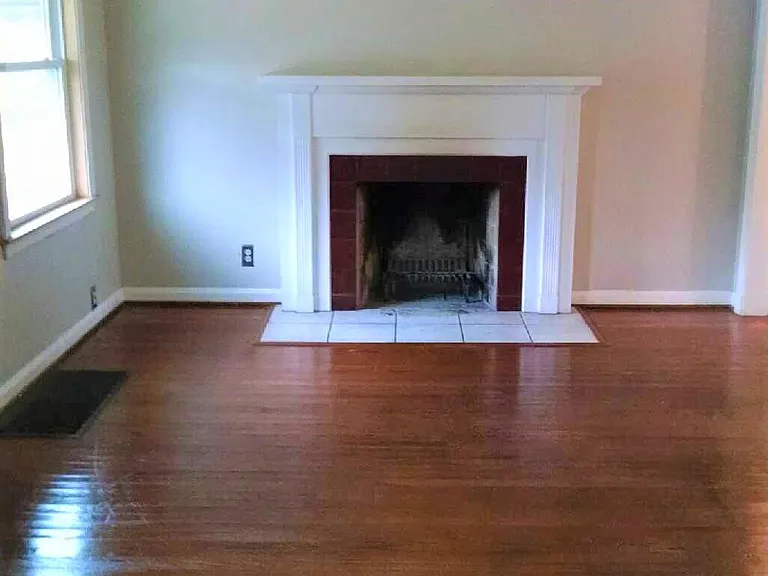 825 Carlyle Pl — Photo 5
