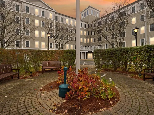 8 Crowninshield St Unit 111, Peabody, MA 01960