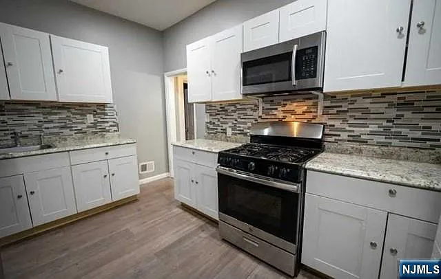 3 bed, 1.0 bath, $1,800 — Photo 4