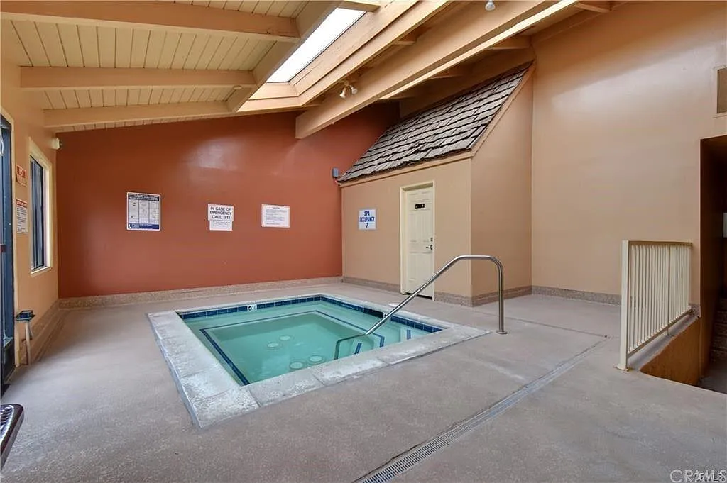 3 bed, 2.5 bath, 1280 sqft, $3,850 — Photo 4