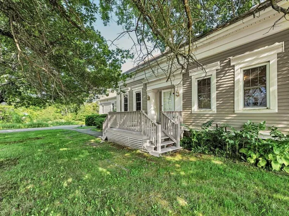 6 W Main Street, Searsport, ME 04974