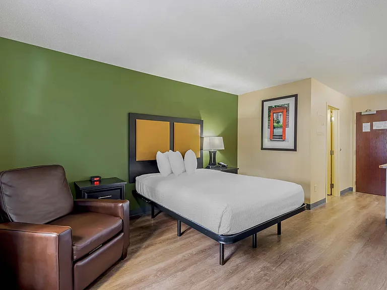Studio Suite - 1 Queen Bed