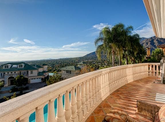 3rd image of 365 Monterey Pines Dr