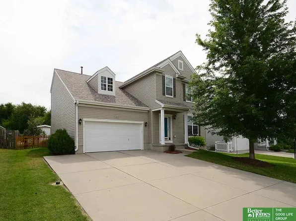 2309 Walnut Creek Dr, Papillion, NE 68046