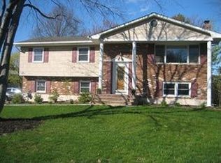 23 Glen Dr, Bardonia, NY 10954
