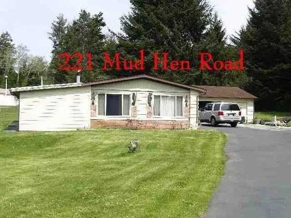 221 Mud Hen Rd, Crescent City, CA 95531