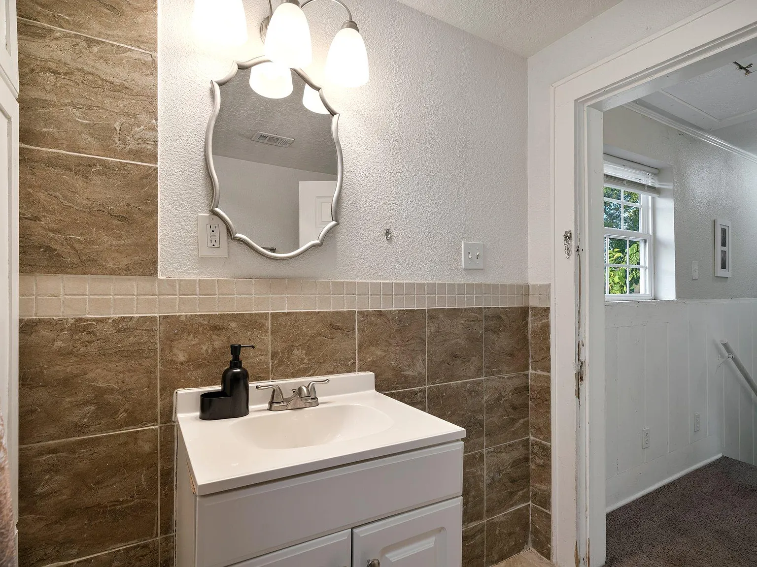 4 bed, 3.5 bath, 1456 sqft, $685 — Photo 3