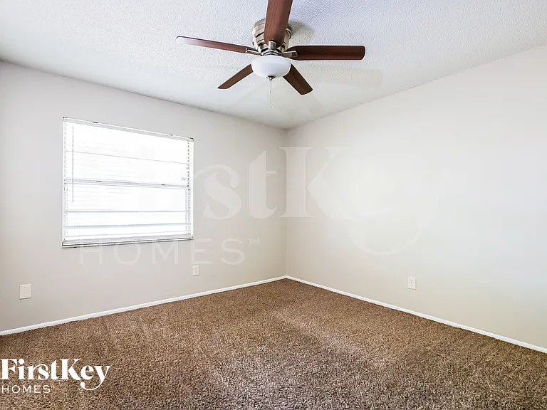 1701 Freeman Dr — Photo 15
