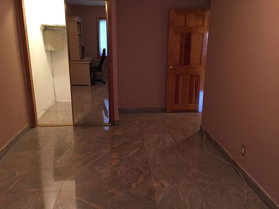 4th image of 2041 49th St #2