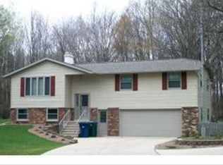 1977 Norway Ct, Green Bay, WI 54313