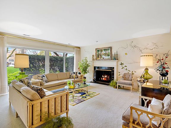 3rd image of 3 Oak Brook Club Dr APT D101