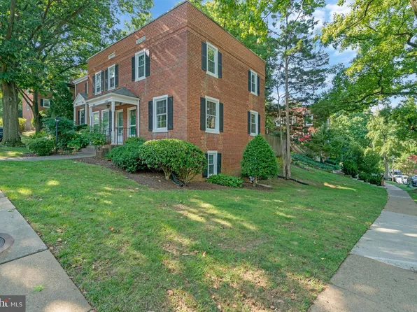 4882 28th St S #B, Arlington, VA 22206