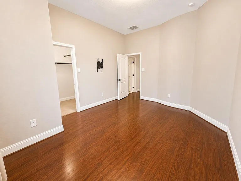 127 Lindenberry Cir — Photo 19