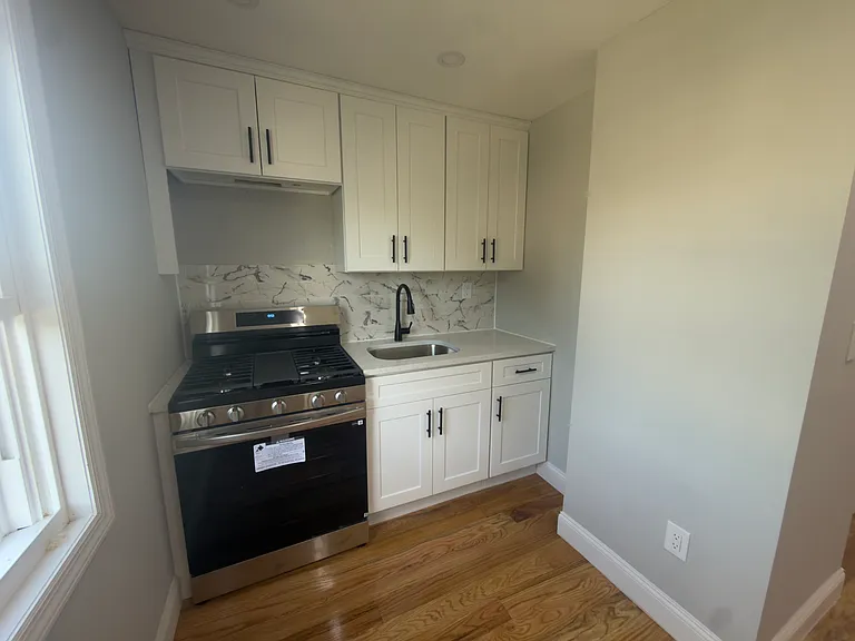 121-19 Merrill St #2 — Photo 1