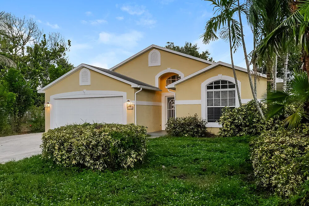3 bed, 2.0 bath, 1940 sqft, $3,780 — Photo 3