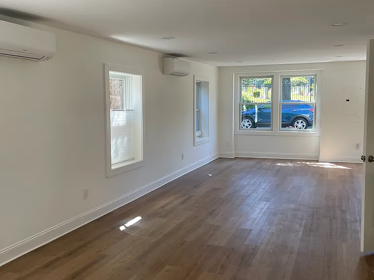 109 Marble Ave — Photo 6