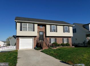 11 Garfield Dr, Inwood, WV 25428