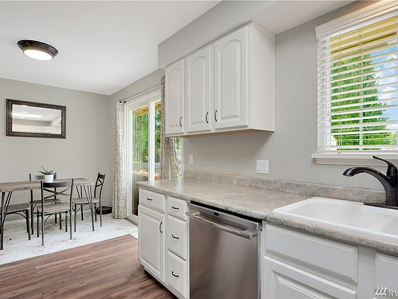 Kitchen includes eating area