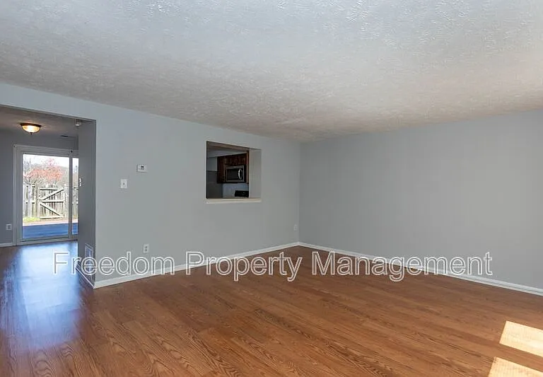 4686 Hercules Ln — Photo 4