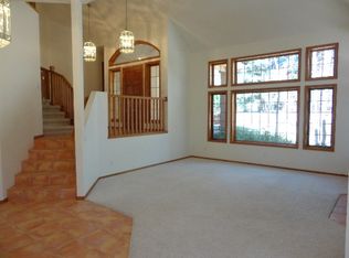 8 Primrose Ln, Los Alamos, NM 87544