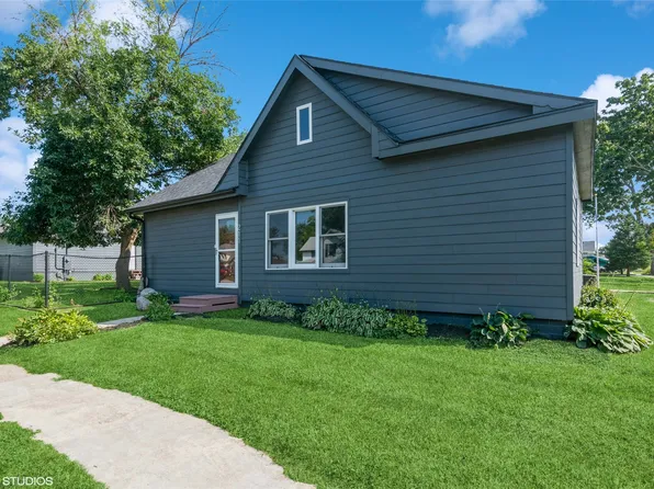 211 W 5th St #5, Woodward, IA 50276