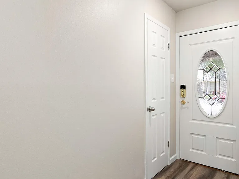 5915 Cliff Trail Dr — Photo 4