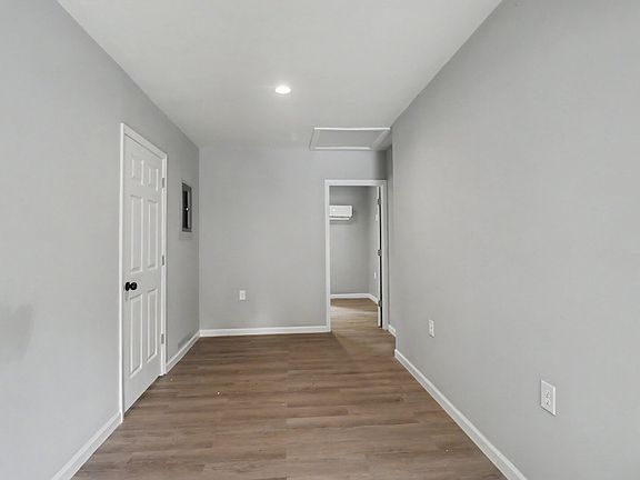 5th image of 9424 Daisy Vestry Rd #5