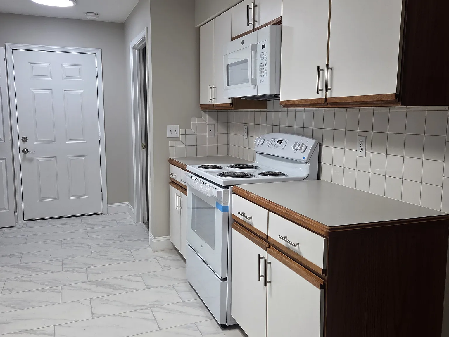 3 bed, 1212 sqft, $1,500 — Photo 2