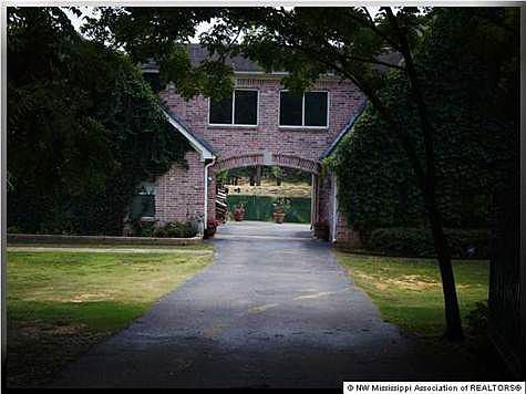 5th image of 5919 Rolling Hills Dr