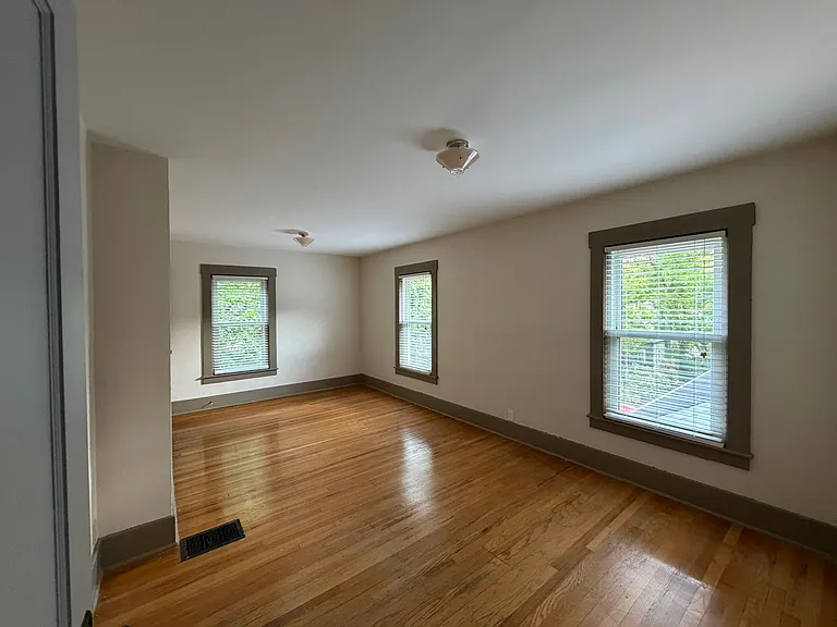 321 Arlington Ave #UPSTAIRS — Photo 12