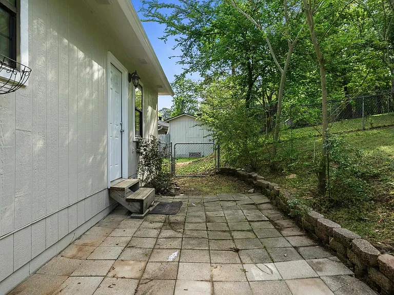 111 Jordan St — Photo 6