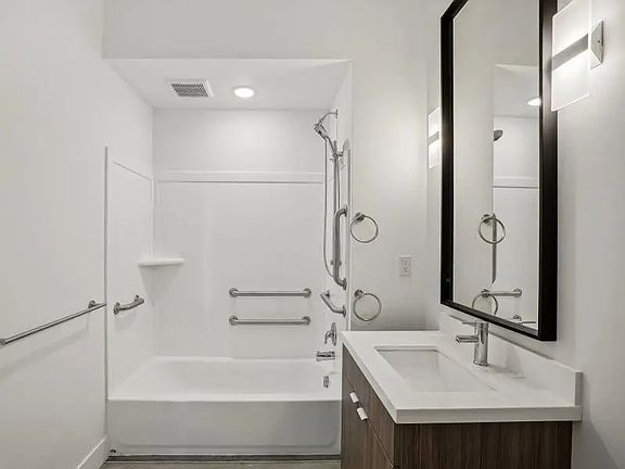 3rd image of 825 S 200 W #1B-1Ba-583Sqft