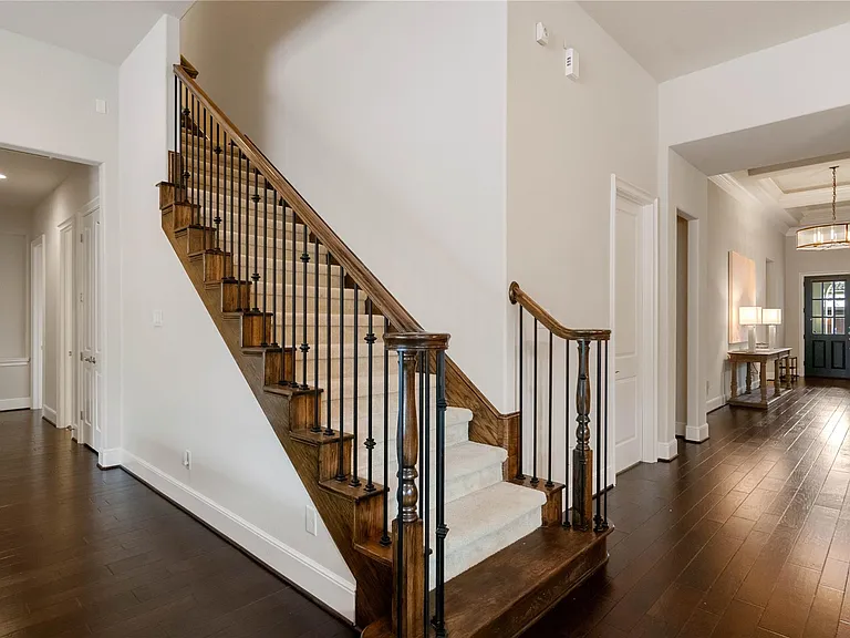 7 Valley Cottage Pl — Photo 40
