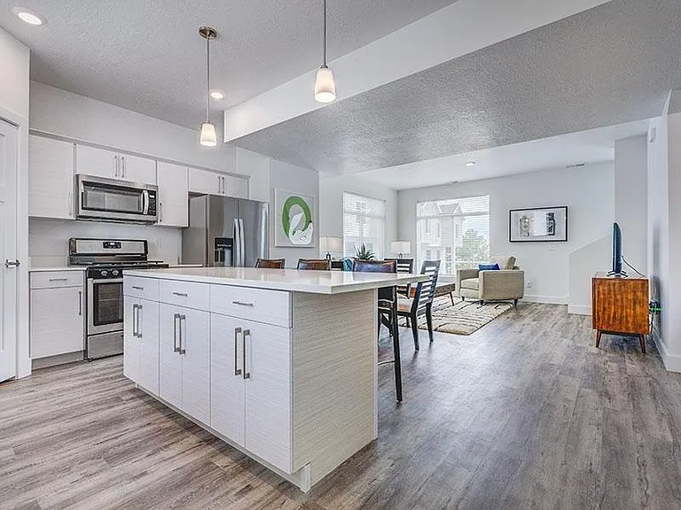Coventry Townhomes — Photo 3