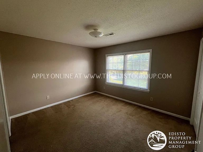 1303-1323 Williamsburg Ct — Photo 17