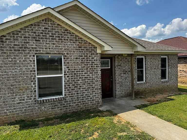613 Mitchell St — Photo 5